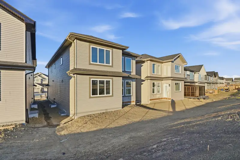 68 Hemingway Crescent